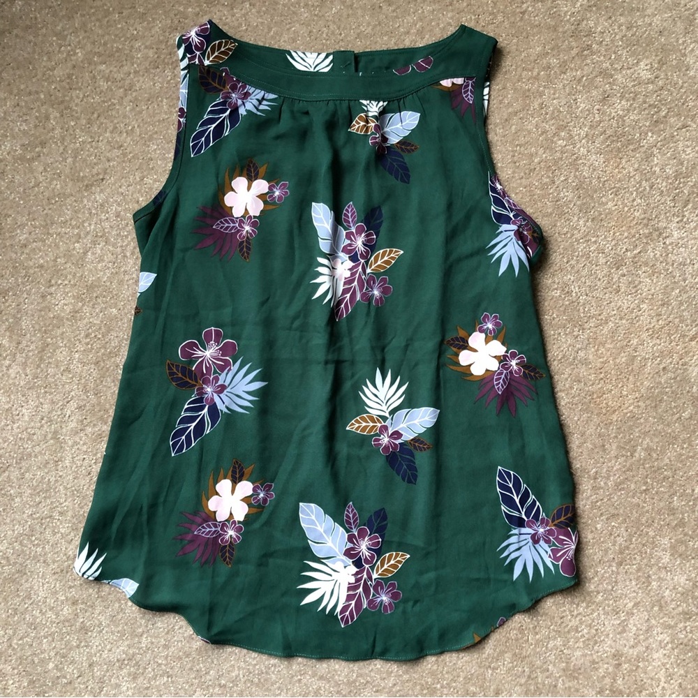 Loft Green floral sleeveless blouse NWT
